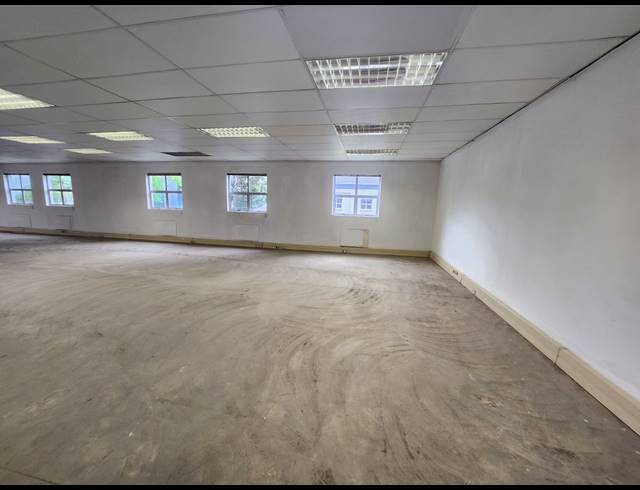 612M² OFFICE TO LET IN HALFWAY GARDENS
